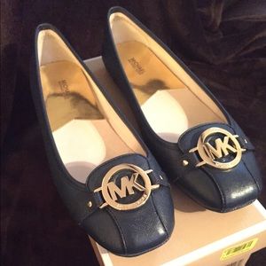 BRAND NEW SZ 10 MK Fulton Mocs in Navy